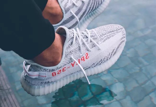 yeezyboost350v2芝麻天使,yeezy350白斑马补货量