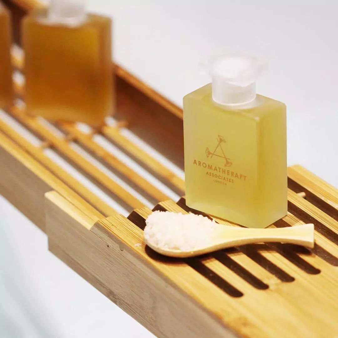 不做“白屑公举”！10款专业级水疗护理的沐浴油，拯救冬季尴尬！