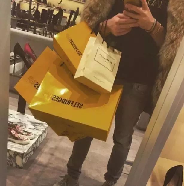 这波富炫的，吓掉了本佛系青年的保温杯