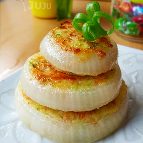 洋葱圈裹淀粉,洋葱圈上面撒什么粉比较好