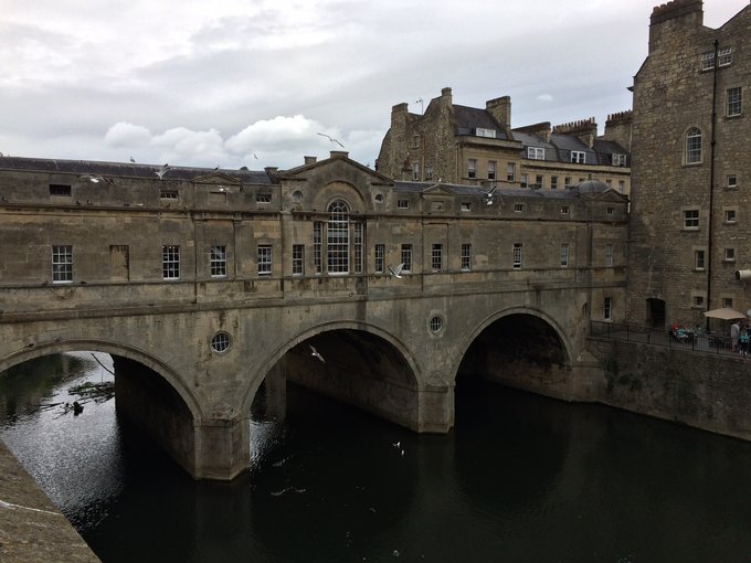 【已完结】英格兰苏格兰18日游记——美景、历史、足球、文化全体验(含挡风玻璃损坏以及车胎被扎处理经过)