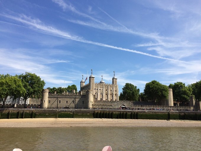 【已完结】英格兰苏格兰18日游记——美景、历史、足球、文化全体验(含挡风玻璃损坏以及车胎被扎处理经过)