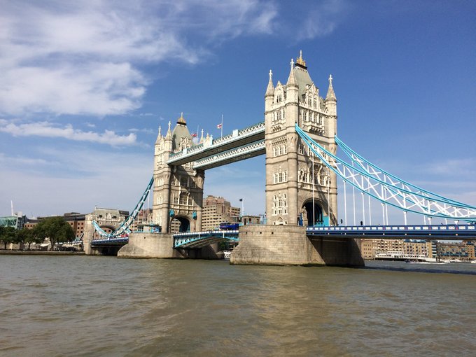 【已完结】英格兰苏格兰18日游记——美景、历史、足球、文化全体验(含挡风玻璃损坏以及车胎被扎处理经过)