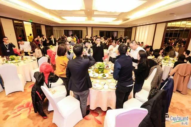 动笔会写稿、动嘴能PK,还有什么是你们不会的吗