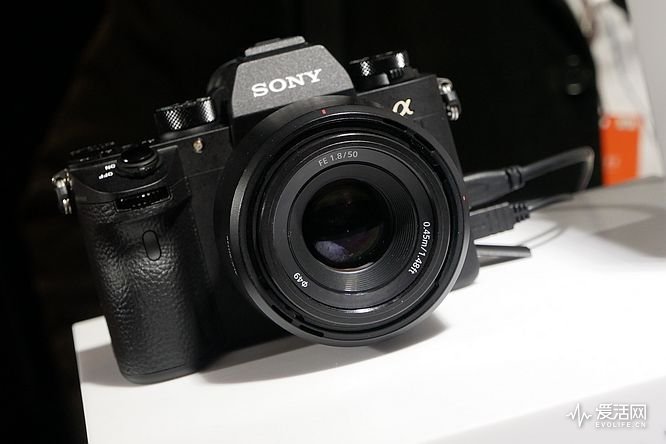 相机市场萎缩,目前相机发展