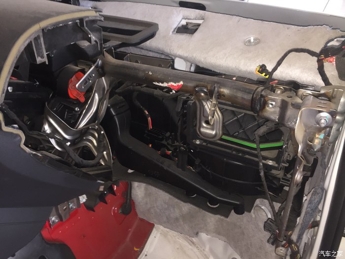 速腾车门合页异响,速腾车门玻璃异响怎么办求回答