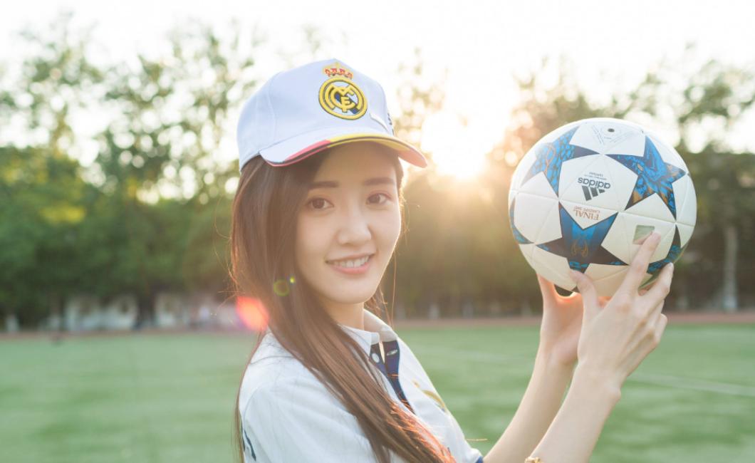 女足球主持,足球女主持谁好看
