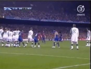 小罗扭屁股射门,小罗蝎子摆尾进切尔西一个球