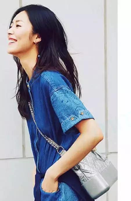 刘雯每月收入多少钱,刘雯收入2018排第几