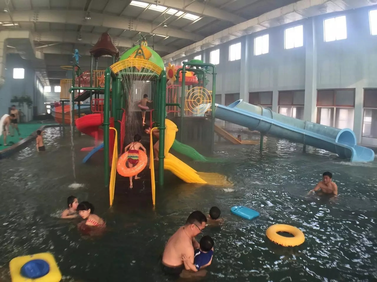 德百温泉是天然温泉么,德百温泉旅游小镇客房价格