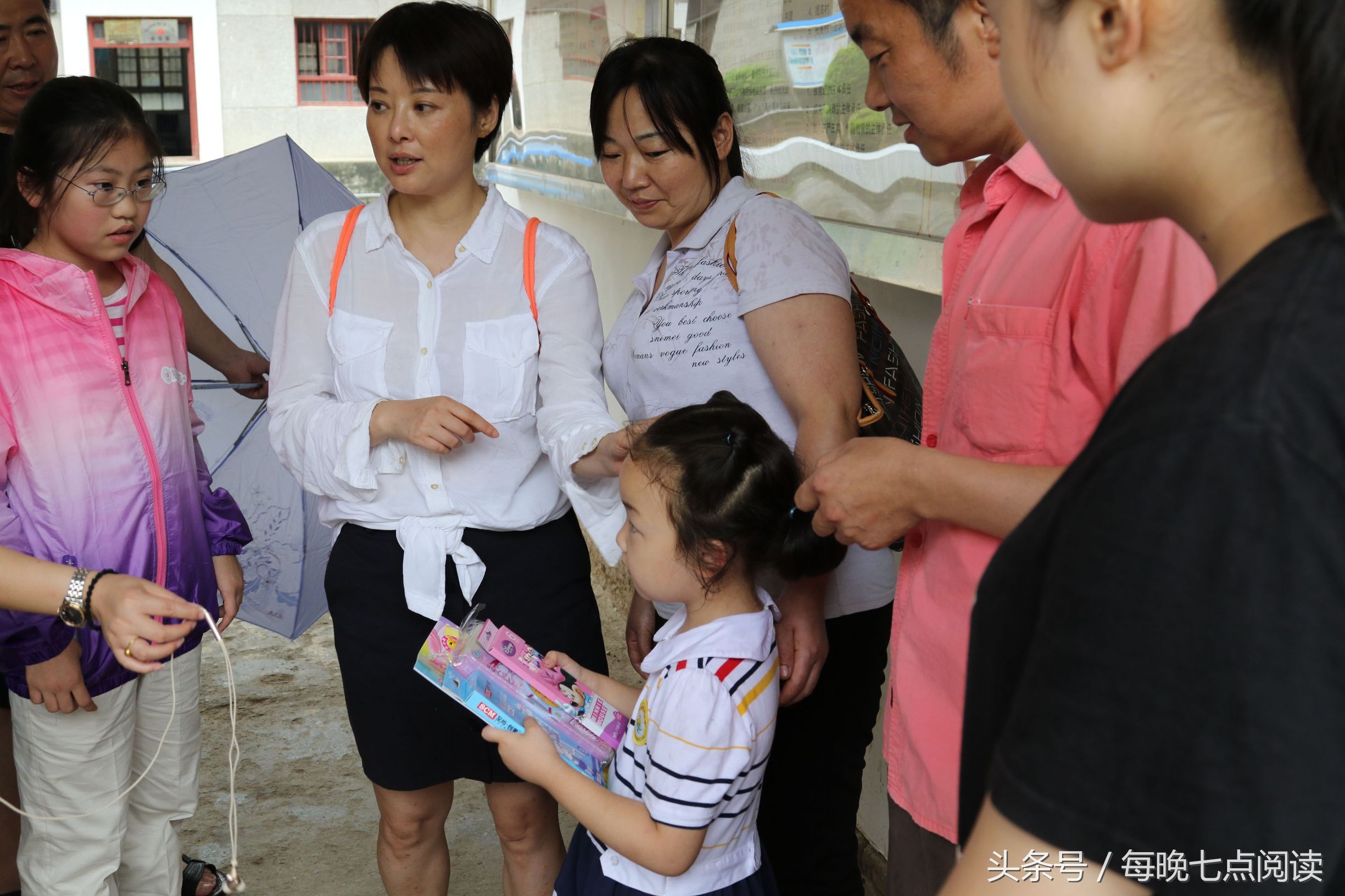 袁立与浙江卫视事件是怎么回事,袁立和浙江卫视事件怎么处理