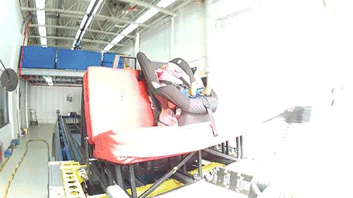 宝宝冬季穿羽绒服,冬天宝宝穿的羽绒服