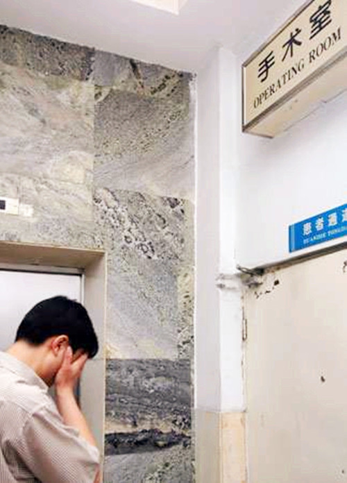 女子胃痛难忍医生让她喝可乐,女子胃痛难忍医生让喝可乐治病