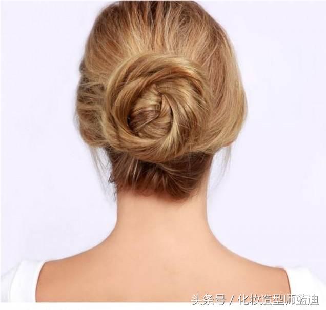 睡前怎么编头发第二天好看,每天上班早起怎么绑头发