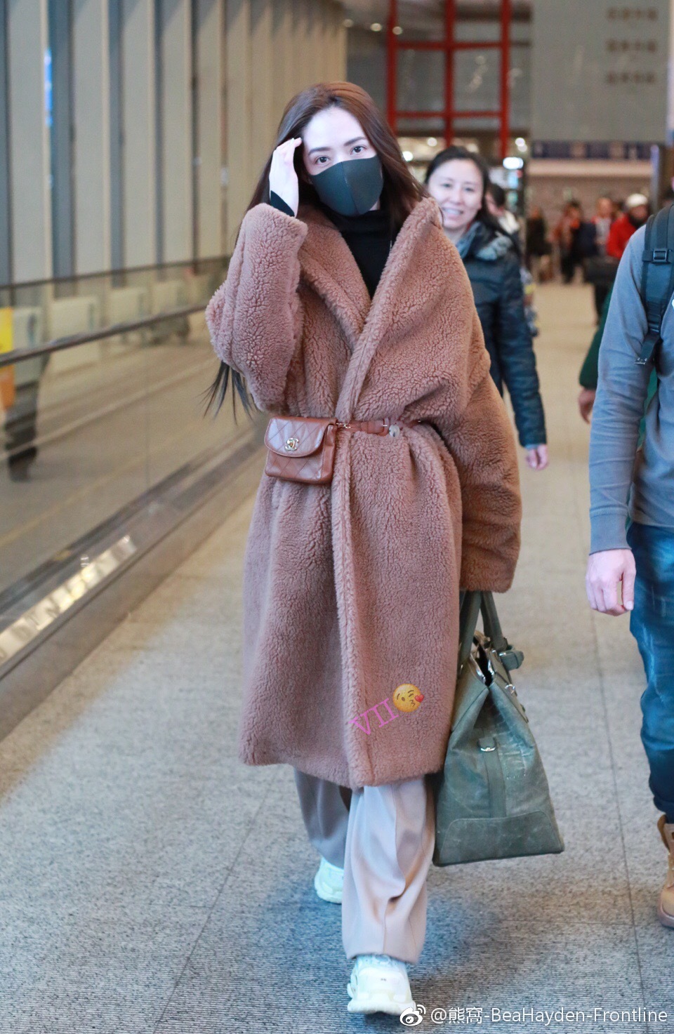 明星有几件泰迪熊大衣,明星泰迪熊大衣搭配