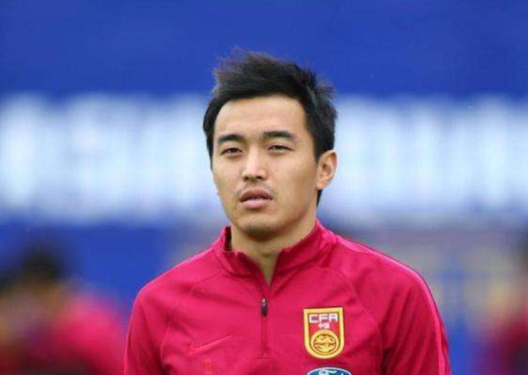 谁是国内老大哥呢？中超说第二，没人敢说第二，其它都是*弟弟小**