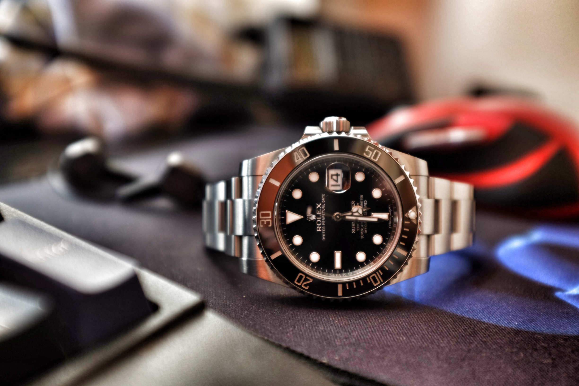 一般从专柜买的手表保修是多久 (网上买的手表不保修吗)