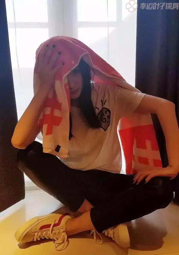 杨幂阿迪达斯冬款代言图片,杨幂adidasoriginals品牌形象代言人