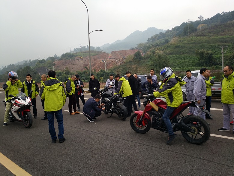 新感觉250双缸二手多少钱,新感觉双缸250摩托车推荐