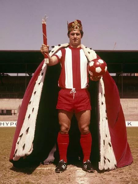 梅西c罗欧冠历史数据对比,18年梅西16强