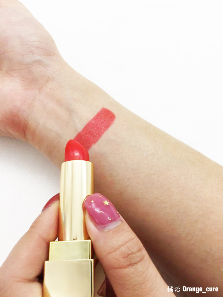 错过就没有了！2017圣诞节值得疯抢的10款圣诞限定唇膏