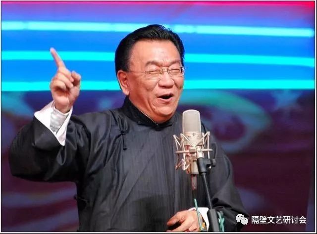 侯耀华和他女徒弟视频,侯耀华和他的女徒弟