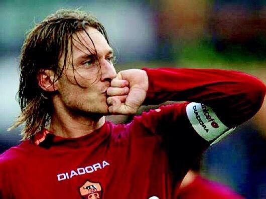 巴西传奇球星卡卡宣布退役了吗,卡卡退役十大巅峰进球