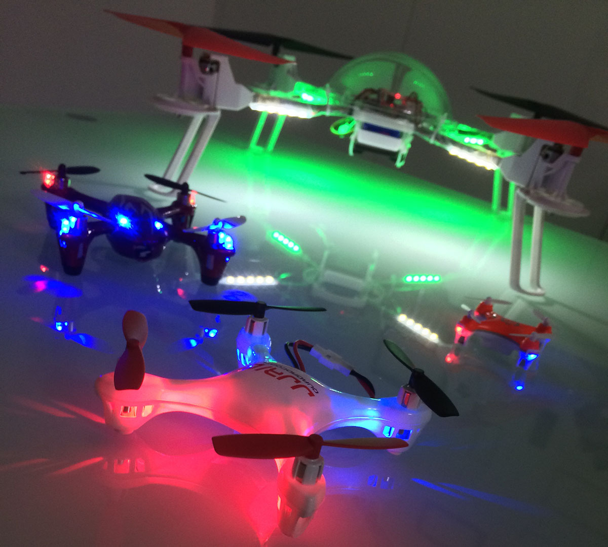 小四轴和大四轴无人机的区别,小型无人练习机