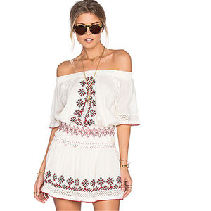 清新蓝PK清纯白，初夏你更爱哪个？