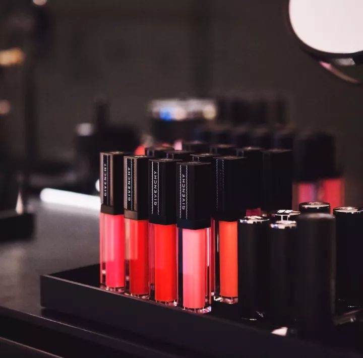 2018chanel鏂板搧缇庡鑵孩,2020鎶栭煶鐖嗘缇庡