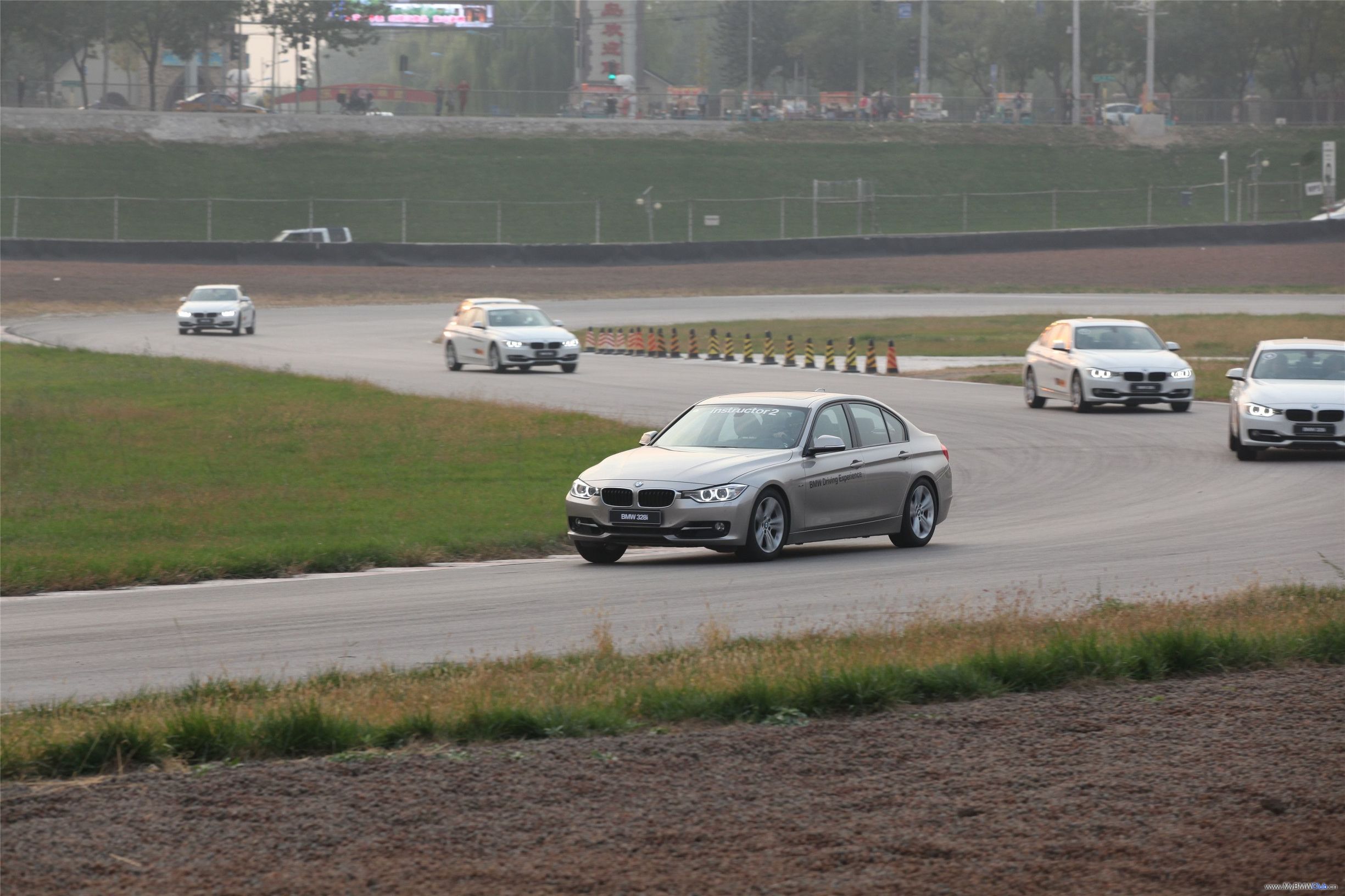 都说宝马操控好是3系好还是5系好,为什么都说宝马操控好运动