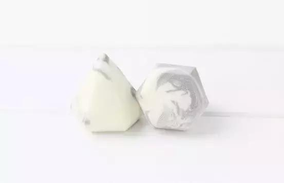 脸上有绒毛浮粉应该怎么办,脸上擦粉老是有浮粉怎么办