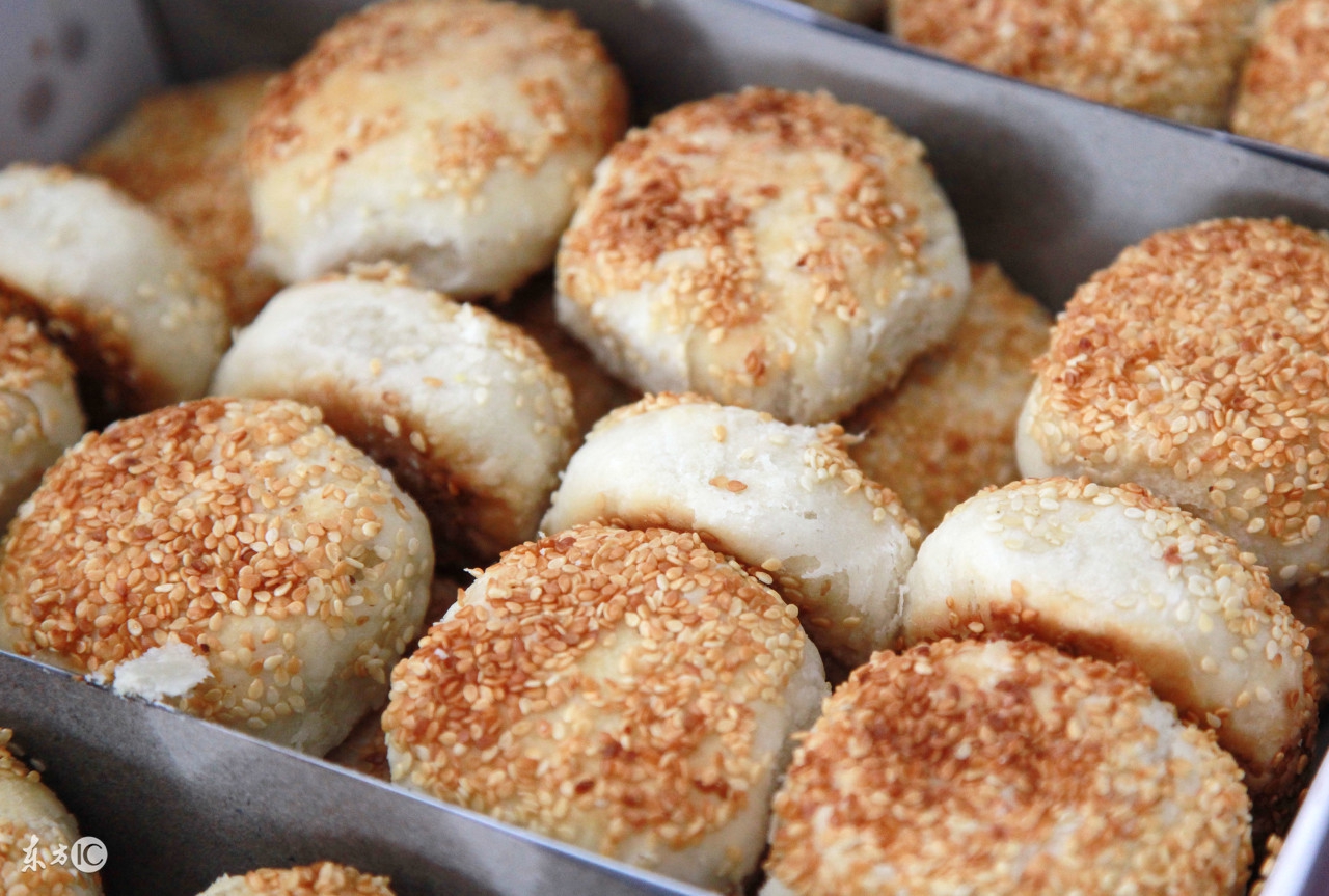 黄桥烧饼因什么有名,正宗的黄桥烧饼在黄桥哪个地方