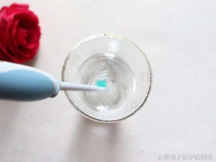 改变刷牙方式?只要一支OcleanOne智能牙刷就可以了