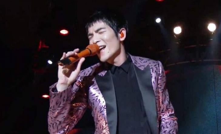 萧敬腾婚礼献唱,萧敬腾marryme婚礼新郎唱歌