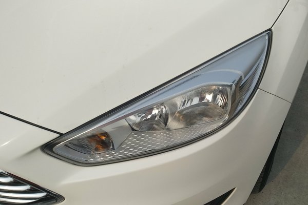 福特福克斯三厢车有什么亮点,福特福克斯三厢这车怎么样