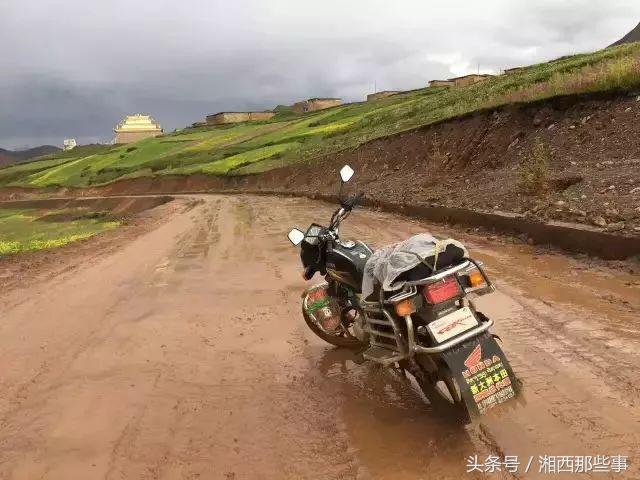35岁，不想虚度人生，骑摩托车穿越青藏高原，写三本书还多次获奖