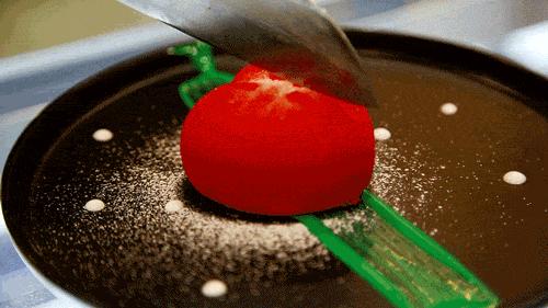 在甜品店里花样调酒？新街口这家网红店让你来了就不想走！