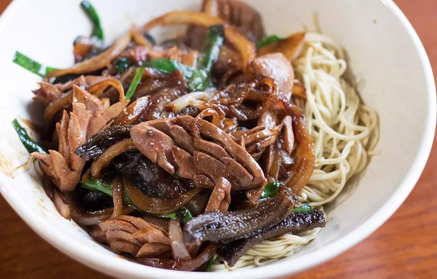 肉蟹煲最正宗的来自哪里,哪的肉蟹煲最好吃