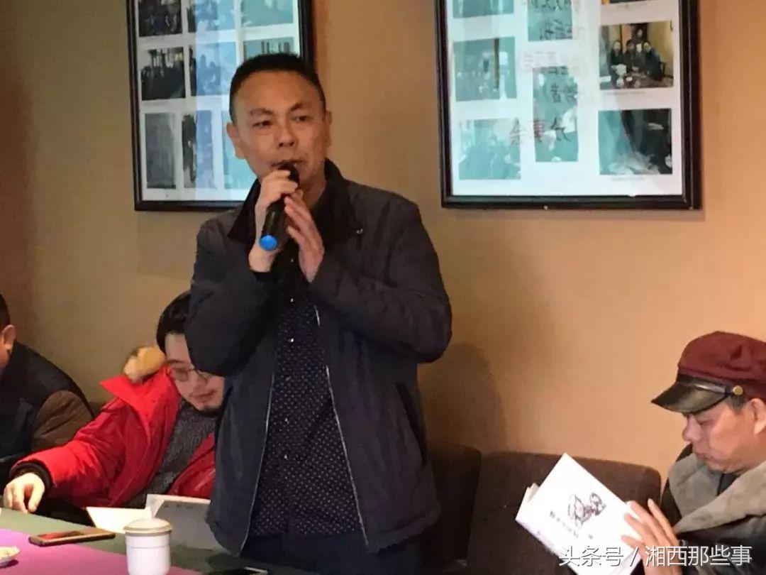 35岁，不想虚度人生，骑摩托车穿越青藏高原，写三本书还多次获奖