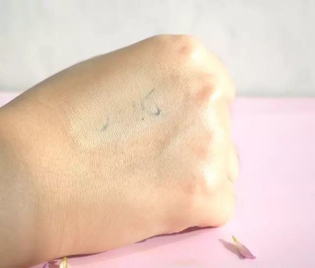 yslniki气垫和阿玛尼蓝气垫测评,ysl气垫推荐公认好用第一名测评