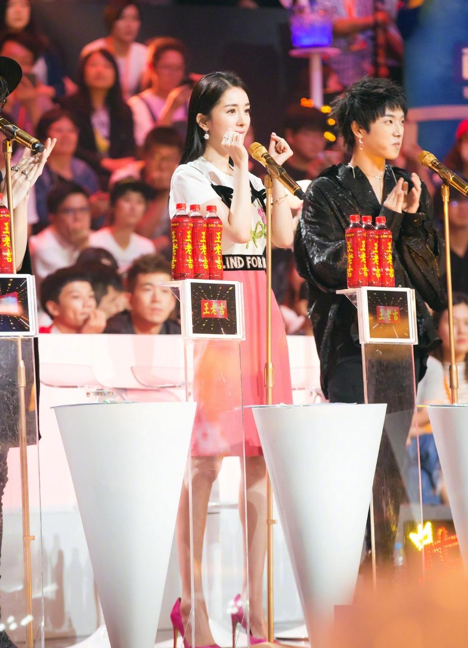 周云鹏杨幂同款,杨幂撞衫周云鹏