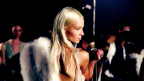 ysl羽毛恒久粉底液b20,ysl粉底液逆龄超模