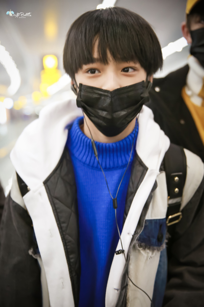 他是TF家族的忙内，江湖人称钢铁直男小狼崽，却有一颗当老大的心