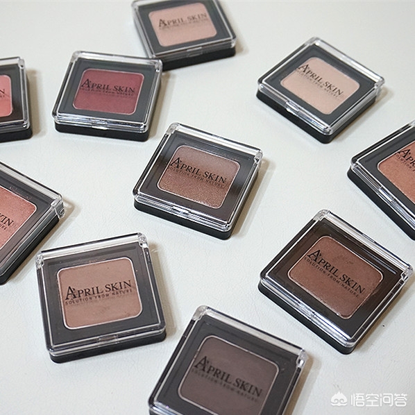 完美日记眼影平价简单方便携带,平价适合肿眼泡的眼影盘推荐日常