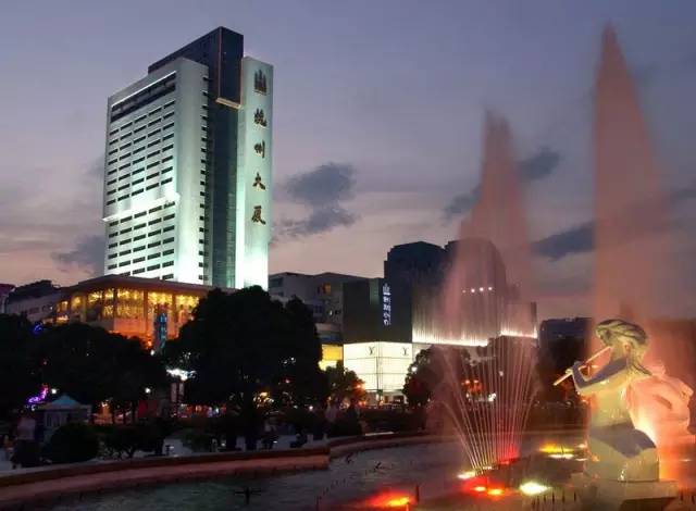 我叫杭州,这是我最新的简历,请多关照~