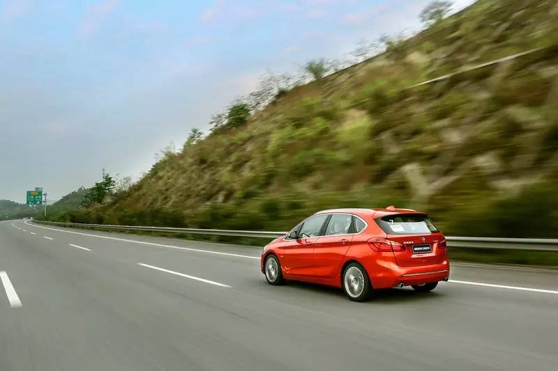 宝马疯了吗?请了5个辣妈带娃来试驾!(超级彩蛋在结尾)