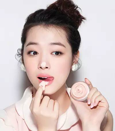 护唇薄荷唇膏,薄荷唇膏是保湿的