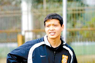 他获得六次冠军和最佳球员英文,他曾经获得过一等奖英文