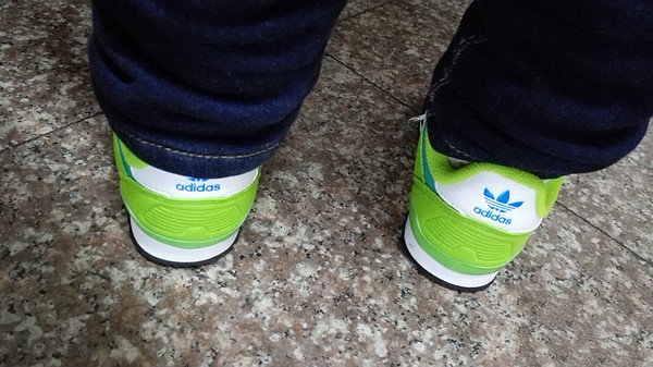 晒晒我家囡的鞋子新百伦毛毛虫阿迪达斯